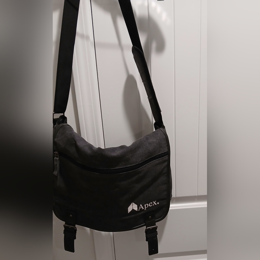 Messenger Bag Black Great For School, College Or Work Apex Adjustable Strap